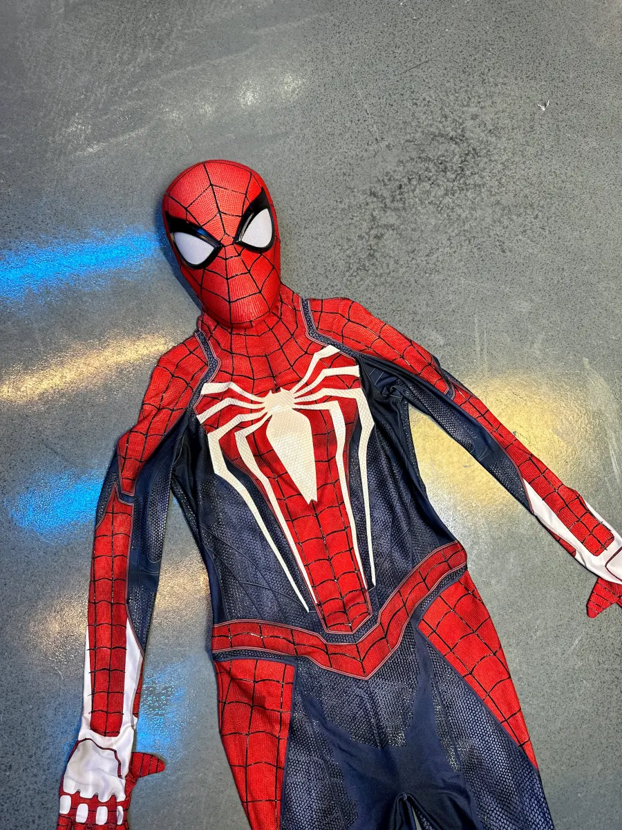 Game4 Suit